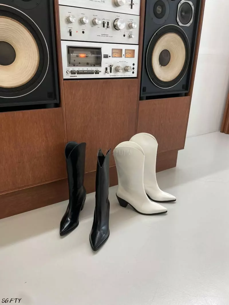 Onandon - Korean Women Fashion - #womensfashion - 8905 Boots - 12