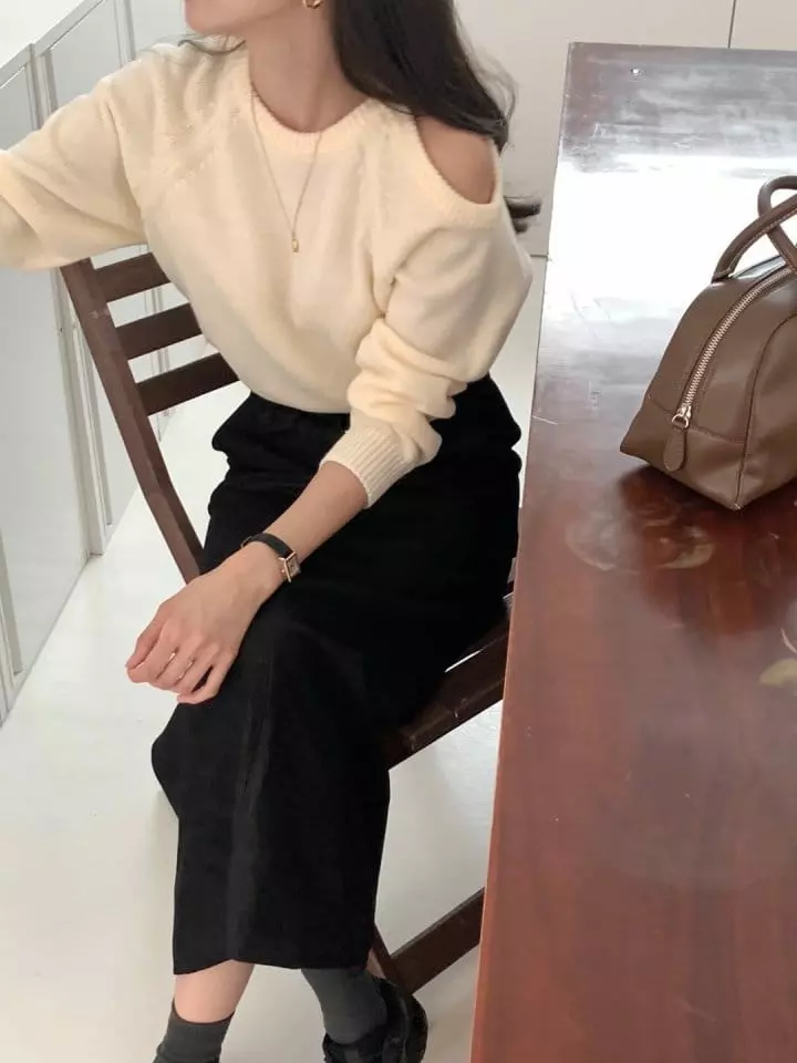 Jeiin - Korean Women Fashion - #thatsdarling - Slit Knit Tee - 5